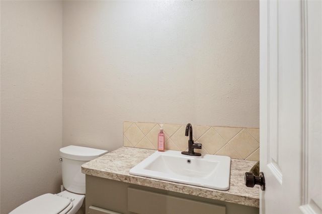 2923 County Road 209, Danbury, TX 77534