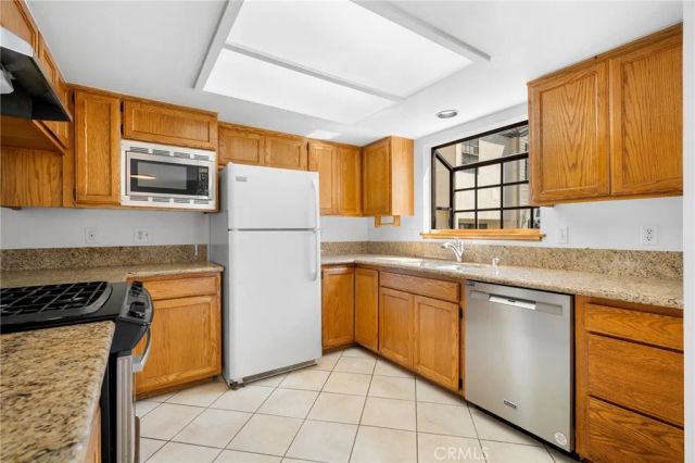 2747 Hermosa Avenue 6, Montrose, CA 91020