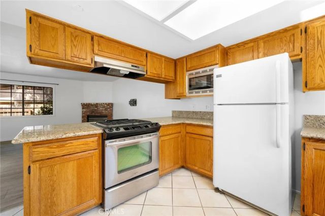 2747 Hermosa Avenue 6, Montrose, CA 91020