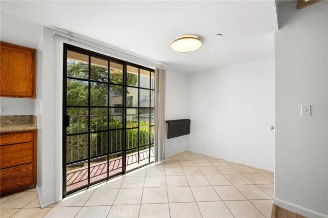 2747 Hermosa Avenue 6, Montrose, CA 91020