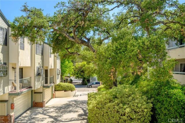 2747 Hermosa Avenue 6, Montrose, CA 91020