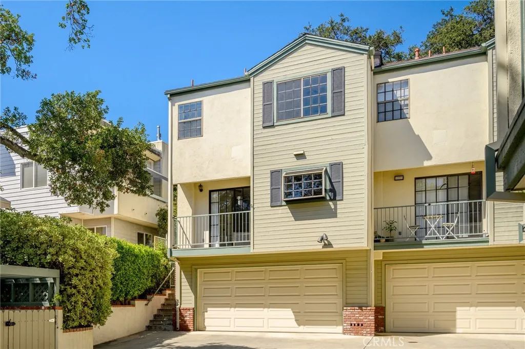 2747 Hermosa Avenue 6, Montrose, CA 91020