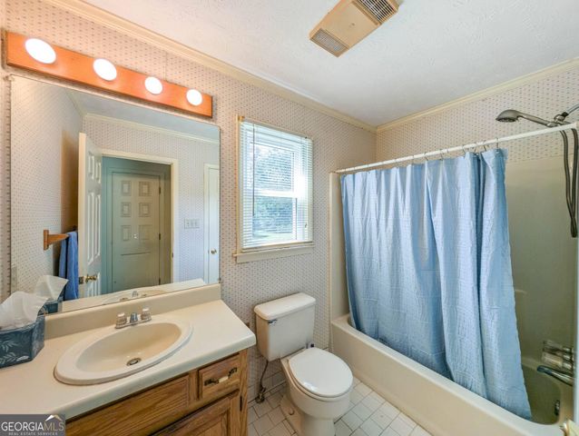 195 Skyview Drive, Social Circle, GA 30025