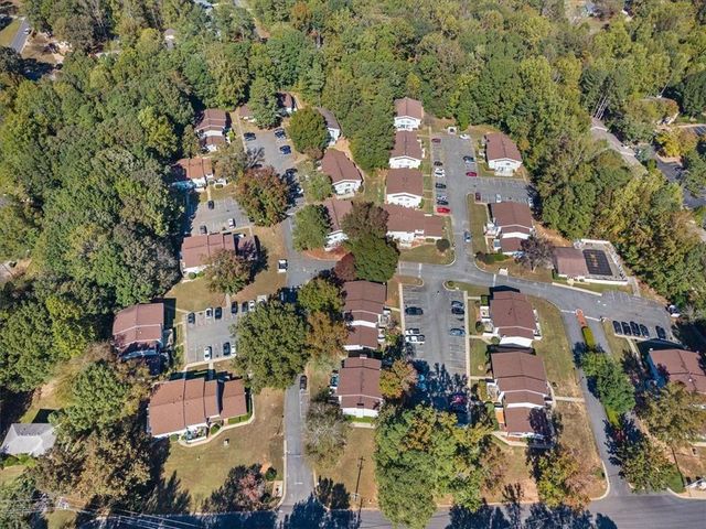 3755 Mulkey Cir, Marietta, GA 30008