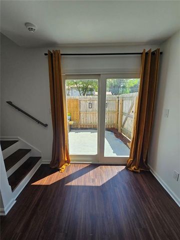 3755 Mulkey Cir, Marietta, GA 30008