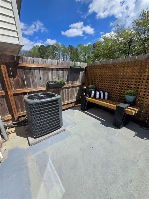 Image 11 of property listing at 3755 Mulkey Cir, Marietta, GA 30008