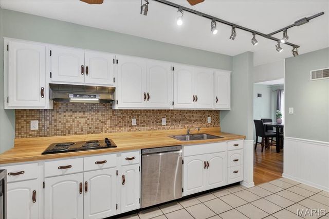 9467 Arban Drive, Crestwood, MO 63126