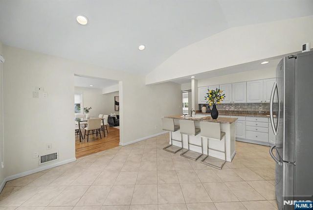86 Hazelton Terrace, Tenafly, NJ 07670