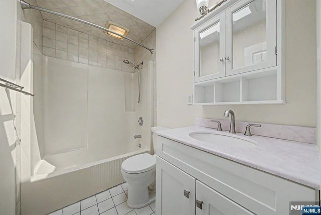 86 Hazelton Terrace, Tenafly, NJ 07670