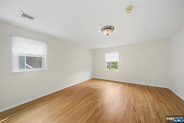 86 Hazelton Terrace, Tenafly, NJ 07670