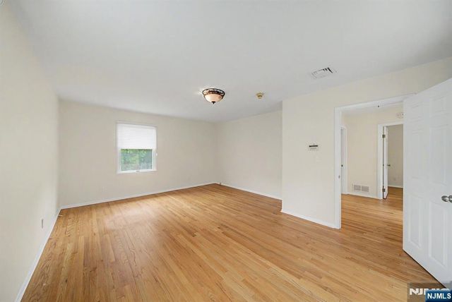 86 Hazelton Terrace, Tenafly, NJ 07670