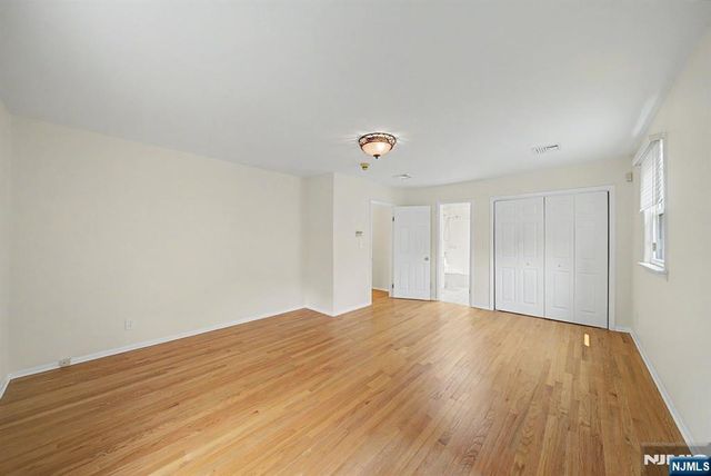 86 Hazelton Terrace, Tenafly, NJ 07670