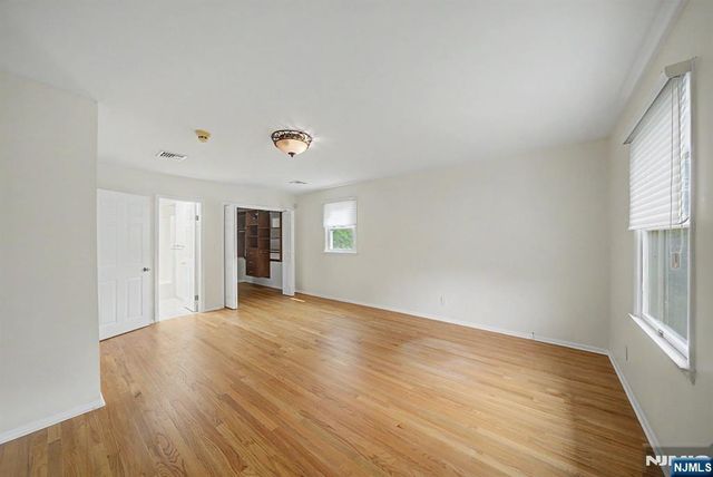 86 Hazelton Terrace, Tenafly, NJ 07670