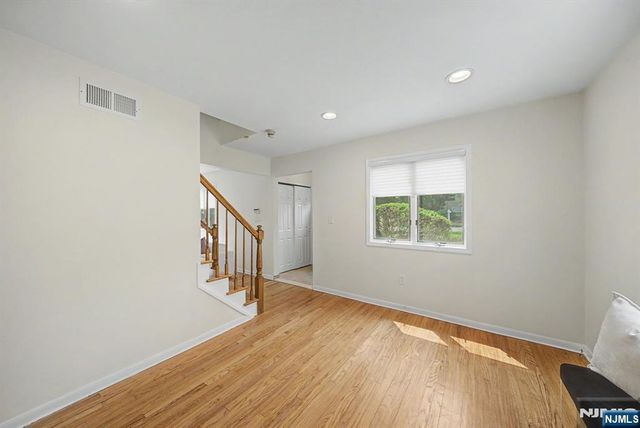 86 Hazelton Terrace, Tenafly, NJ 07670