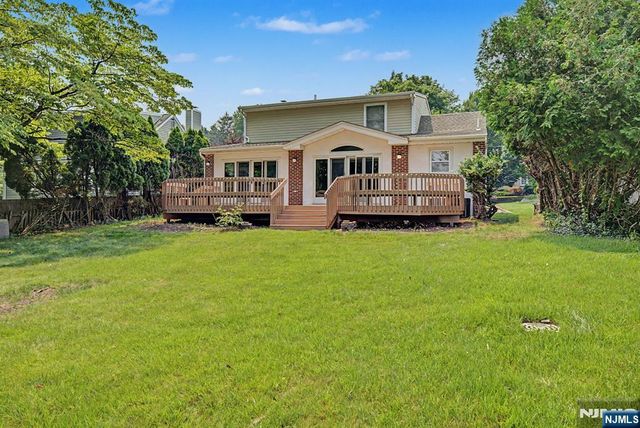 86 Hazelton Terrace, Tenafly, NJ 07670