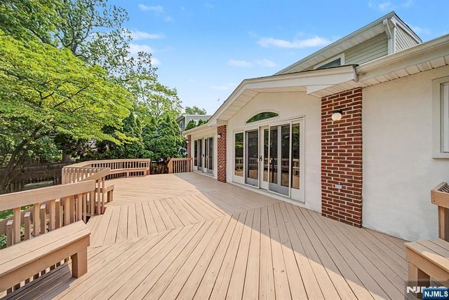 86 Hazelton Terrace, Tenafly, NJ 07670