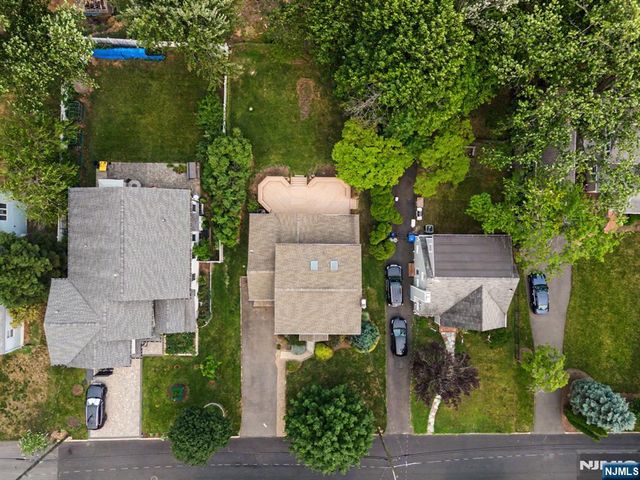 86 Hazelton Terrace, Tenafly, NJ 07670