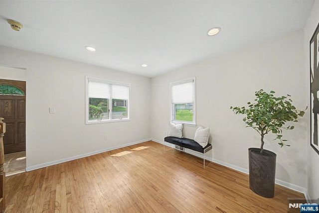 86 Hazelton Terrace, Tenafly, NJ 07670