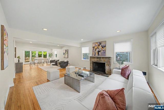 86 Hazelton Terrace, Tenafly, NJ 07670