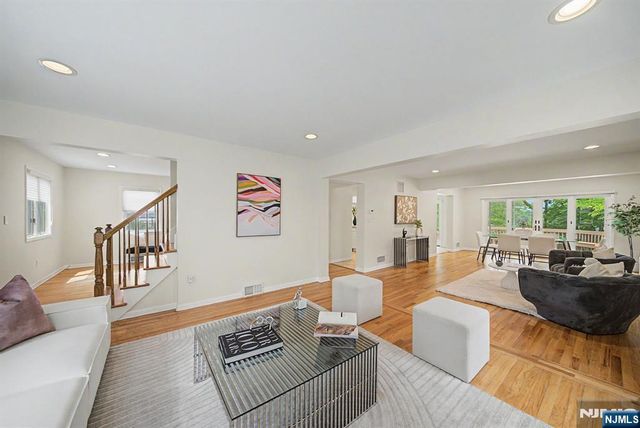 86 Hazelton Terrace, Tenafly, NJ 07670