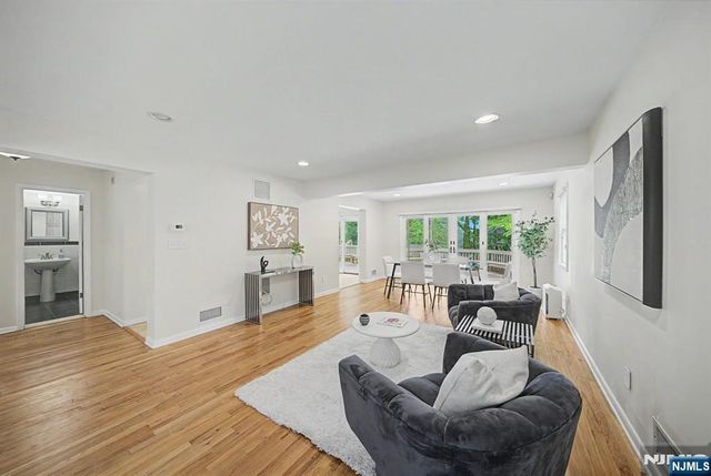 86 Hazelton Terrace, Tenafly, NJ 07670