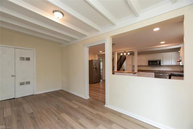 33 Clayton DR, Hampton, VA 23669