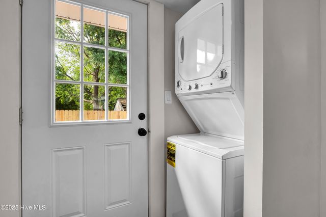 910 Walnut Street, Wilmington, NC 28401