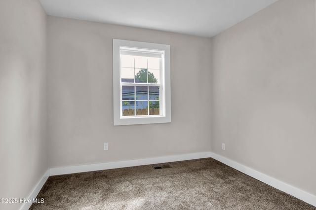 910 Walnut Street, Wilmington, NC 28401