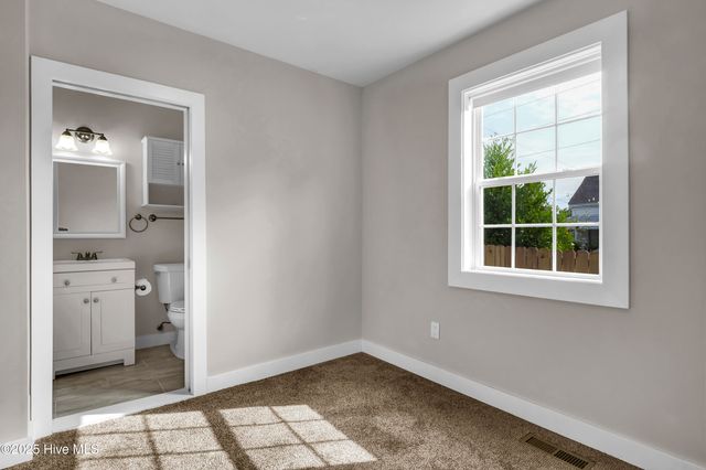 910 Walnut Street, Wilmington, NC 28401