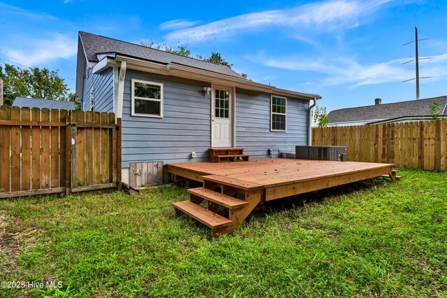 910 Walnut Street, Wilmington, NC 28401