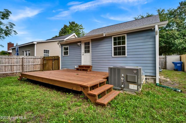 910 Walnut Street, Wilmington, NC 28401