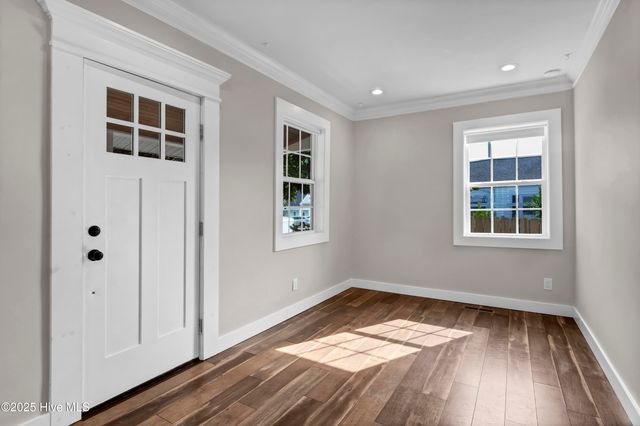 910 Walnut Street, Wilmington, NC 28401