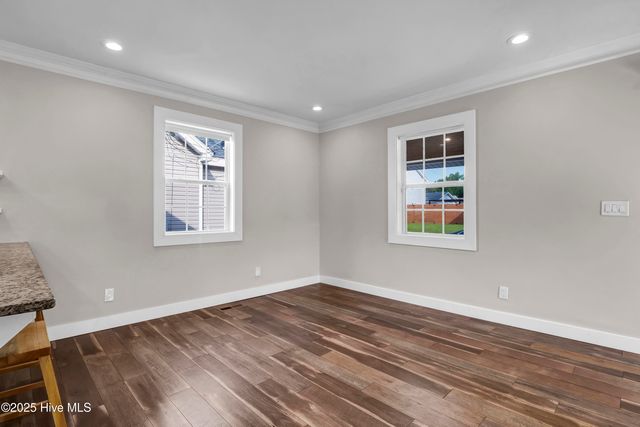 910 Walnut Street, Wilmington, NC 28401