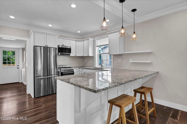 910 Walnut Street, Wilmington, NC 28401