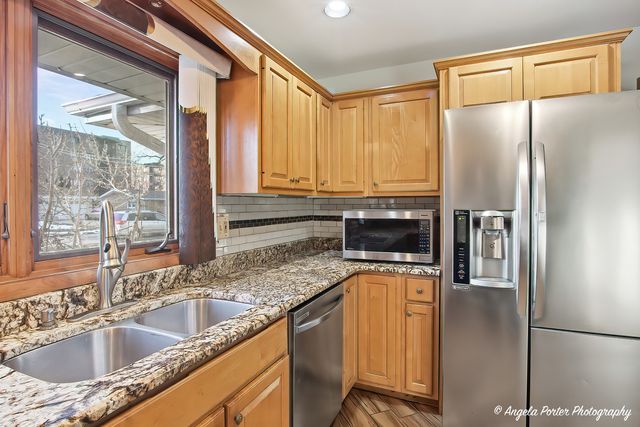 1913 Rancho Lane, Des Plaines, IL 60016