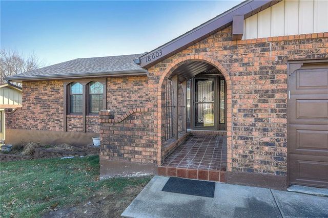 18603 E Hanthorn Drive, Independence, MO 64057