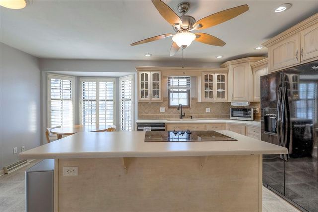 18603 E Hanthorn Drive, Independence, MO 64057