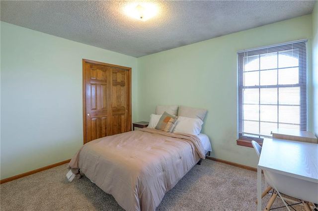 18603 E Hanthorn Drive, Independence, MO 64057