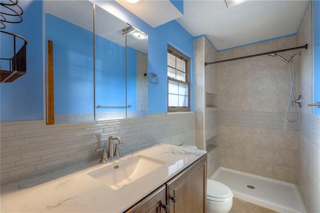 18603 E Hanthorn Drive, Independence, MO 64057