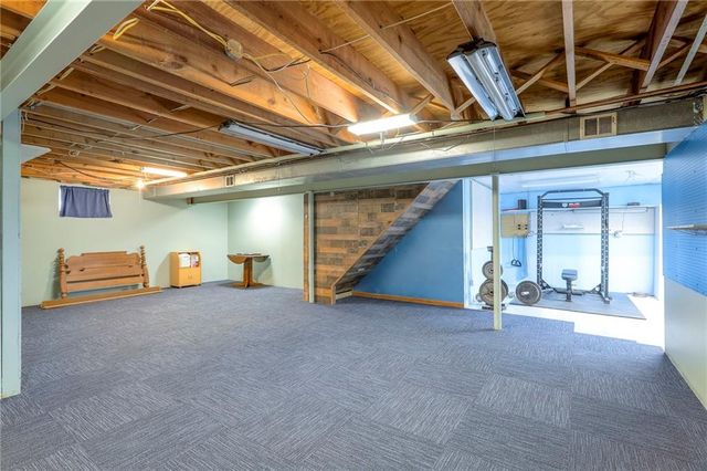 18603 E Hanthorn Drive, Independence, MO 64057