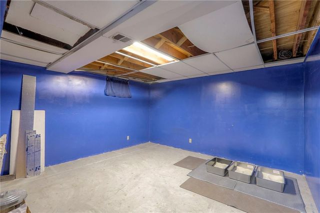 18603 E Hanthorn Drive, Independence, MO 64057