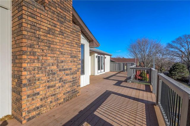 18603 E Hanthorn Drive, Independence, MO 64057