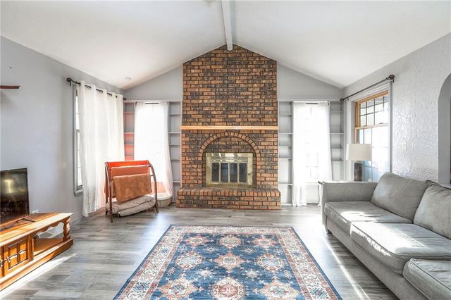 18603 E Hanthorn Drive, Independence, MO 64057