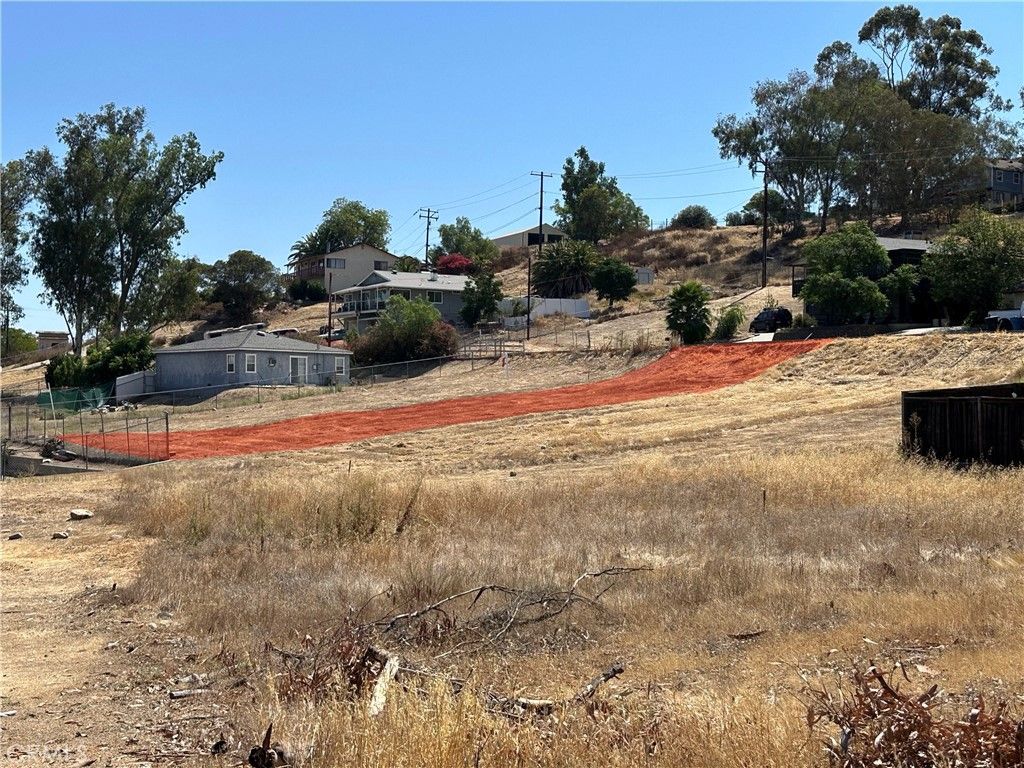 Image 4 of property listing at 0 Swan Ave, Lake Elsinore, CA 92530