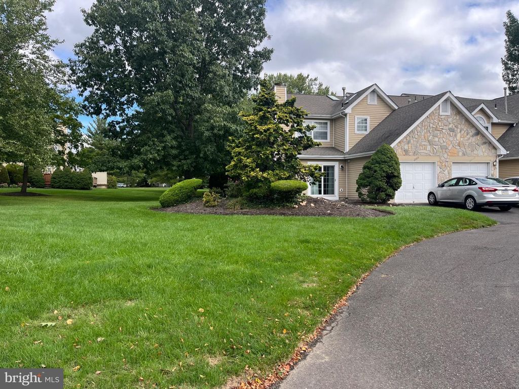2306 ORCHARD HILL CIR, WARRINGTON, PA 18976 — photo 3