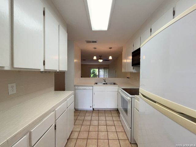11815 Vance Jackson Rd Apt 1605, San Antonio, TX 78230