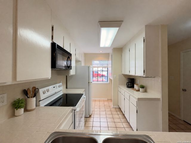11815 Vance Jackson Rd Apt 1605, San Antonio, TX 78230