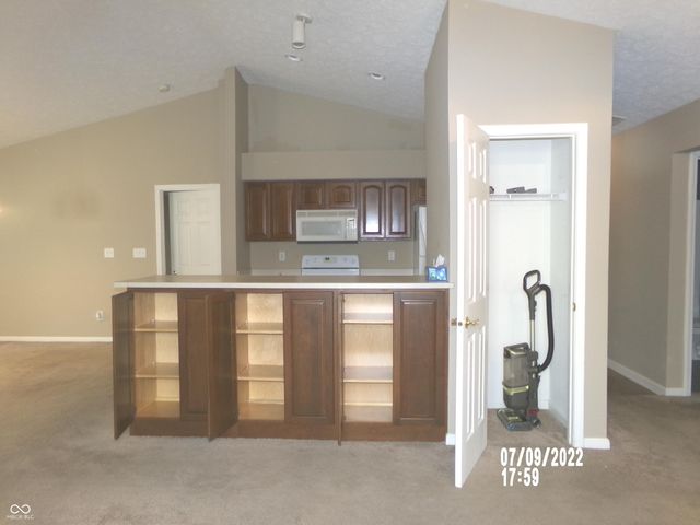 7451 Oak Knoll Drive, Indianapolis, IN 46217