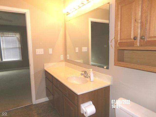 7451 Oak Knoll Drive, Indianapolis, IN 46217