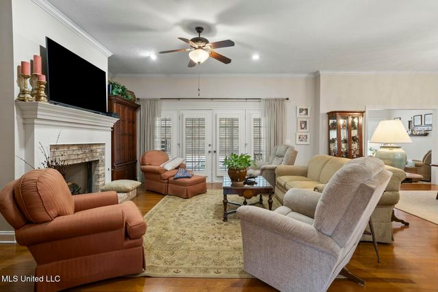 4 Greenhead Lane, Raymond, MS 39154